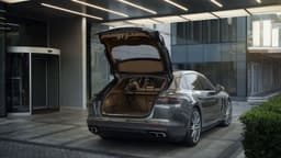2017 Porsche Panamera Sport Turismo image gallery